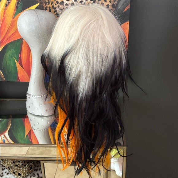 2 Wigs - Picture 8 of 11